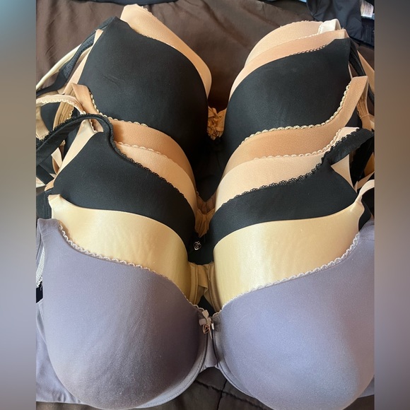 COPY - COPY - Victoria secret full coverage bra 38DD,40DD VS bra bundle/ separa… - Picture 3 of 7